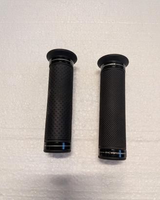 Manopole Barracuda + contrappesi da MT 07 2021-24