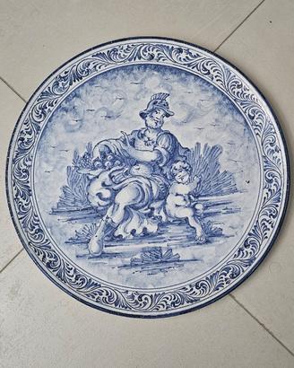 piatto ornamentale in maiolica