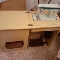 Macchina da cucire con mobile 