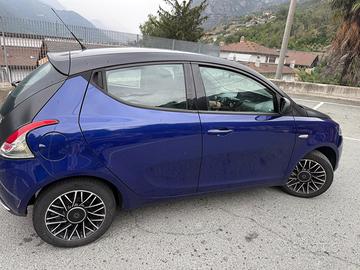 Lancia Ypsion momodesign