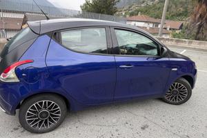 Lancia Ypsion momodesign