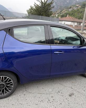 Lancia Ypsion momodesign