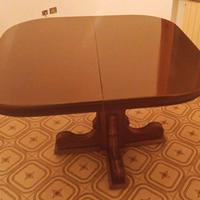 Tavolo quadrato in legno allungabile