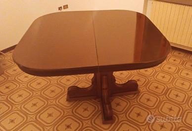 Tavolo quadrato in legno allungabile
