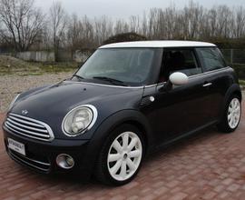 MINI Cooper 1.6 16V Cooper D int PELLE