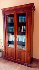 VETRINA O LIBRERIA IN LEGNO PREGIATO