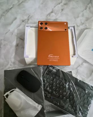 Tablet nuovo completo di tutti gli accessori