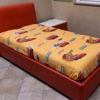 Letto con comodino