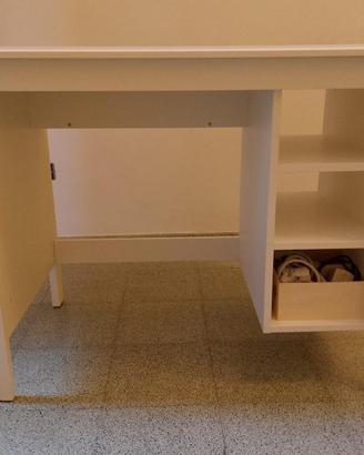 Scrivania Ikea in legno
