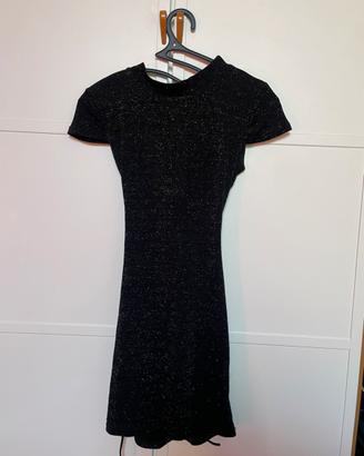 Vestito nero aderente