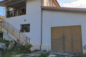 Casa singola.con terreno.zona stroncone.terni