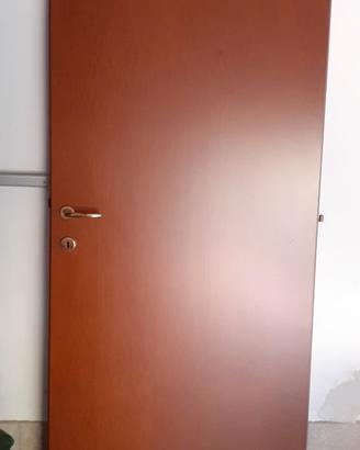 Porta da interni completa di telaio e coprifili