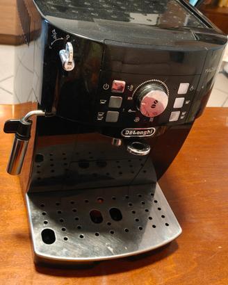 DeLonghi  magnifica S