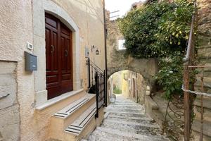 Casa Indipendente Ofena [GRE394VRG]