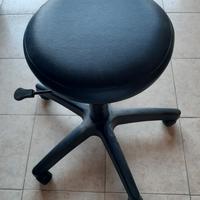Sgabello con ruote