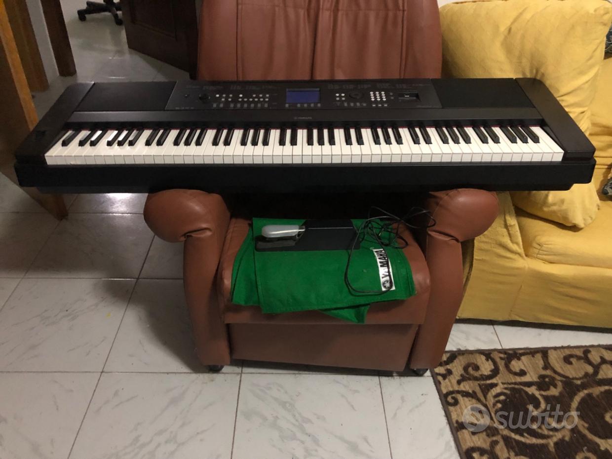 Yamaha DGX-670: pianoforte moderno e versatile per lo studio e il