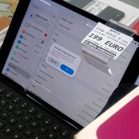 IPAD SERIE 9 10.2 pollici 64GB cellular+ cover