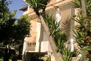 Casa indipendente con giardino