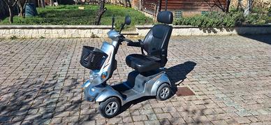 Scooter elettrico per persone con disabilità
