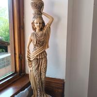 statua donna 