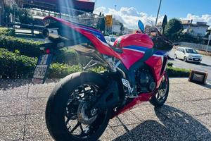 HONDA CBR 600 RR PASSAGGIO E TAGLIANDO INCLUSO M