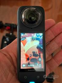 INSTA 360 X4 con Accessori 