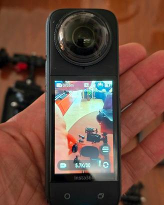 INSTA 360 X4 con Accessori 