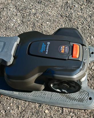 Robot tagliaerba Husqvarna Automower® 305