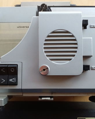 SUPER 8 DE LUXE UNIVERSA Proiettore