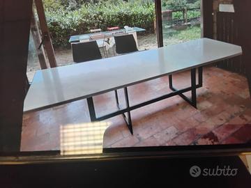 Tavolo di design bianco 249cm-gambe in ferro nero