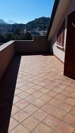 Splendido attico con terrazzo piccolo condominio