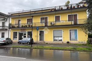 3 LOCALI A RENDE