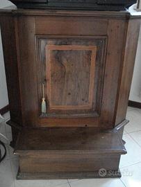 2  INGINOCCHIATOI ANTICHI GIA'RESTAURATI