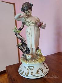 statuina in ceramica