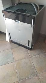 Lavastoviglie Samsung DW60A8060IB - Danneggiata