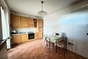 2 LOCALI A CASTEL GOFFREDO