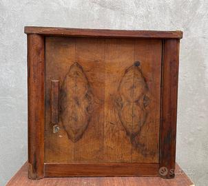 Armadietto in legno vintage anni '30