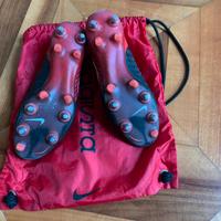 Scarpe da calcio Nike Magista per terreni morbidi.