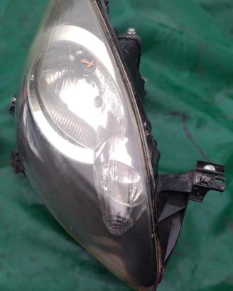 FARO ANTERIORE DESTRO TOYOTA Aygo 2° Serie FARO A