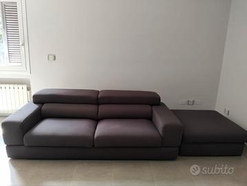 Divano moderno con pouf Samoa 
