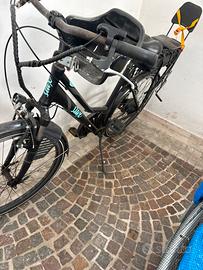 Bicicletta pedalata assistita