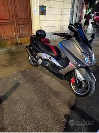 Yamaha T max black max