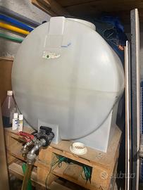 cisterna 500 litri con 2 saracinesche