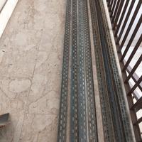 11 montanti angolari per scaffali 