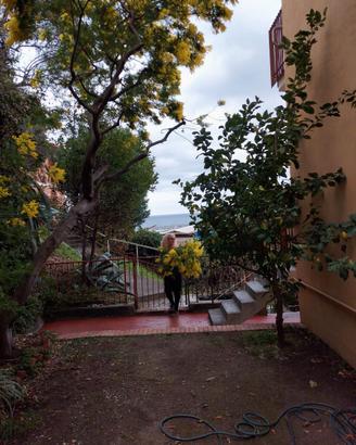 Varazze Trilocale con giardino Centrale Vista Mare