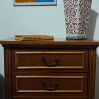 Comodino in legno