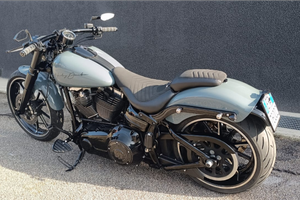 Harley-davidson softail breackout