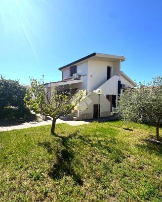 VILLA SINGOLA A BUDONI
