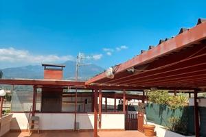 Locasi trivani arredato fronte mare