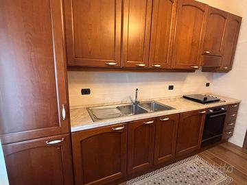 Cucina Berloni in legno massello marrone 